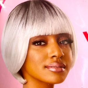 Outre Platinum Blonde Bob Wig